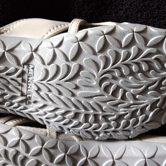 *Merrell Thong Sandals* - Picture 9 of 10